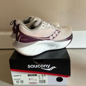 Saucony Triumph 22 NWT